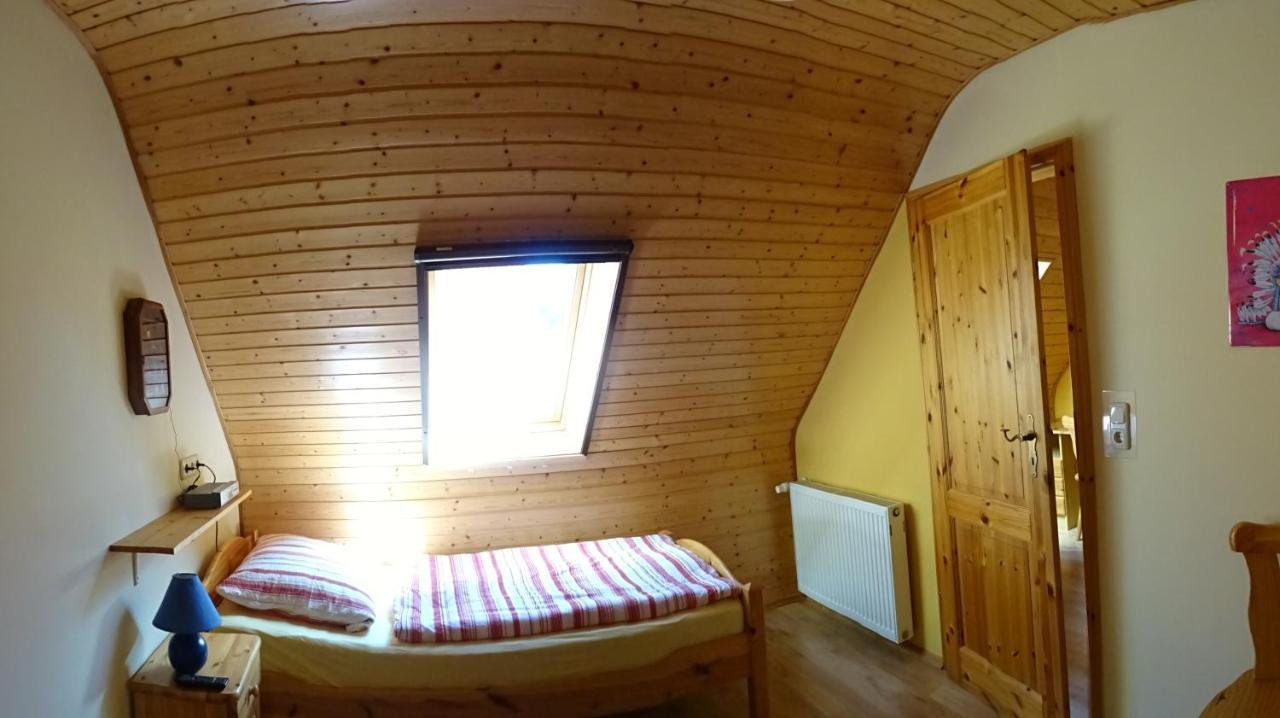 Ferienhaus Im Urigen Garten Bzw Eulenhaus Zingst Exterior foto