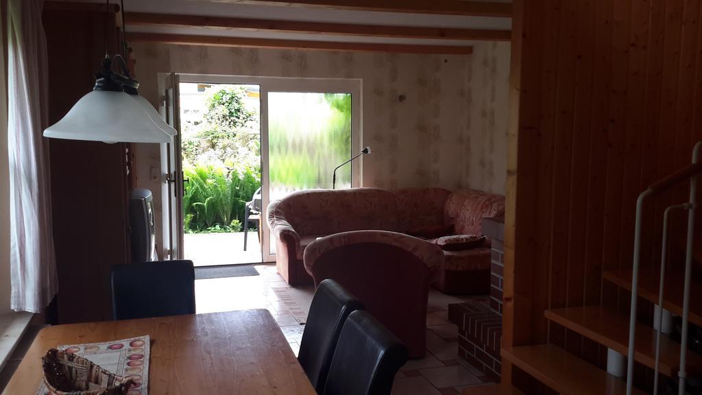 Ferienhaus Im Urigen Garten Bzw Eulenhaus Zingst Habitación foto