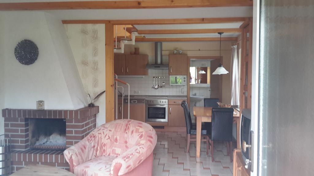 Ferienhaus Im Urigen Garten Bzw Eulenhaus Zingst Habitación foto